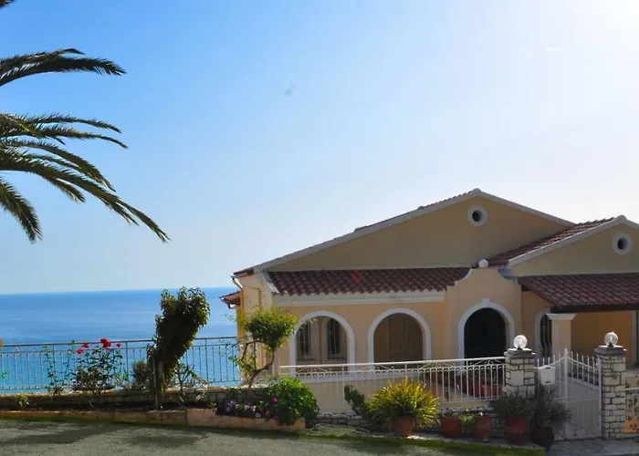 House With Pool Maria On Agios Gordios