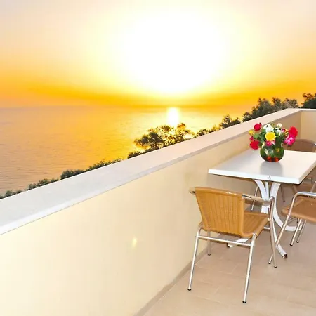شقة House With Pool Maria On Agios Gordios آغيوس غوذيوس